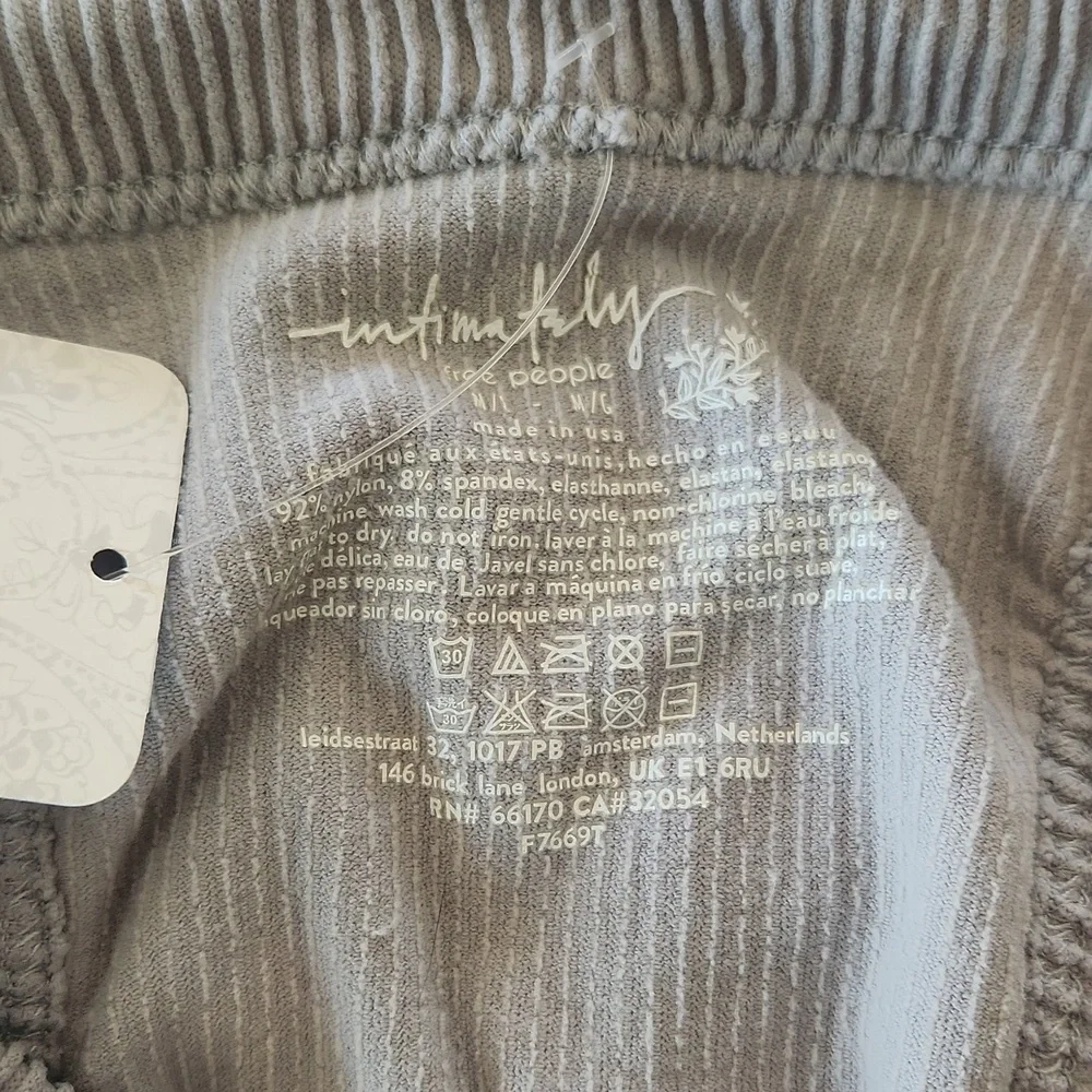 NWT..Free People Ribbed Tank Top - Picture 7 of 8